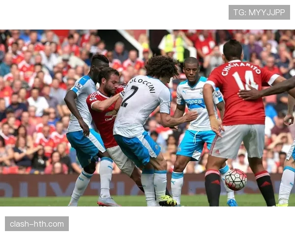 曼联成绩回暖,但问题持续积累,稳定性面临考验 曼联成绩回暖,但问题持续积累,稳定性面临考验